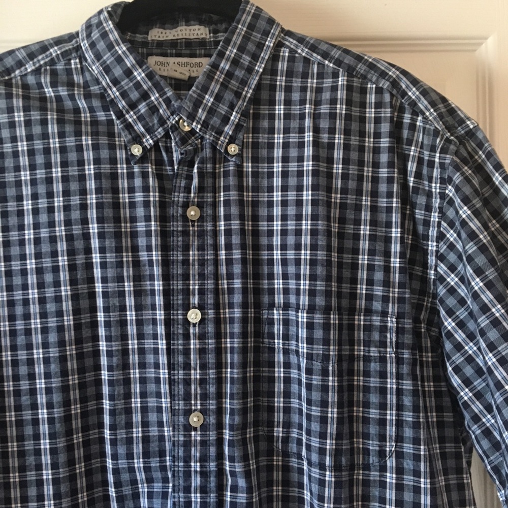 Men’s Plaid Casual button down shirt size L